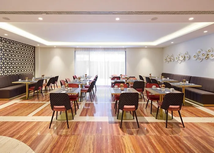 מלון Exe Mitre 3*