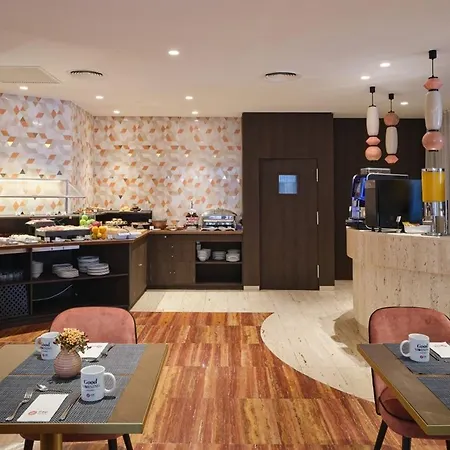 Exe Mitre 3* ברצלונה