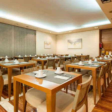 Exe Mitre 3* ברצלונה