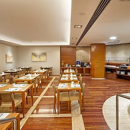 Exe Mitre Hotel 3*
