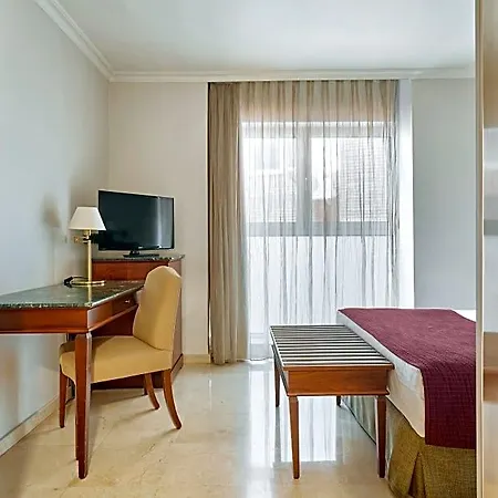 Exe Mitre Hotel 3*