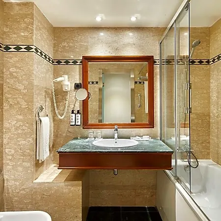 Exe Mitre Hotel 3*