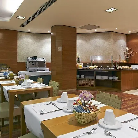 Exe Mitre 3* ברצלונה