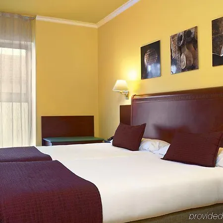 Exe Mitre Hotel 3*